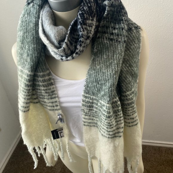 Florence Broadhurst Unisex Green Wide Rectangle Scarf - Picture 3 of 5